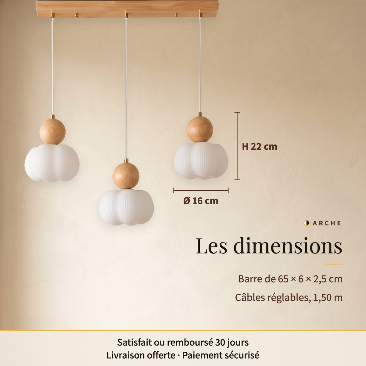 Arche, barre de bois et trois lumières éteintes : dimensions, abat-jour Ø 16 cm et hauteur 22 cm