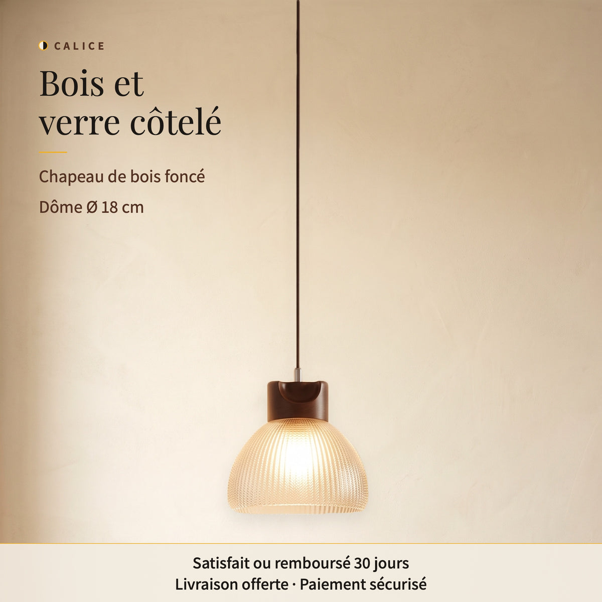 Calice, suspension allumée en bois foncé et verre côtelé : chapeau de bois foncé, dôme Ø 18 cm
