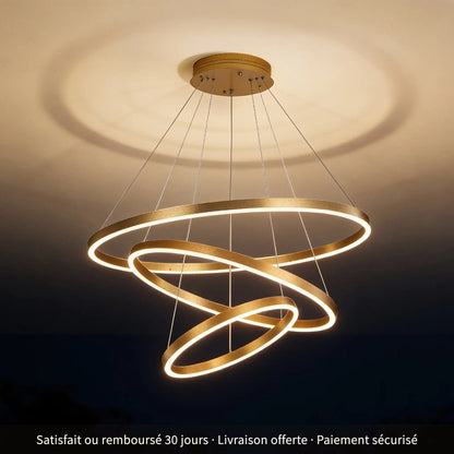 Cascade, lustre LED trois anneaux dorés étagés, 60 cm