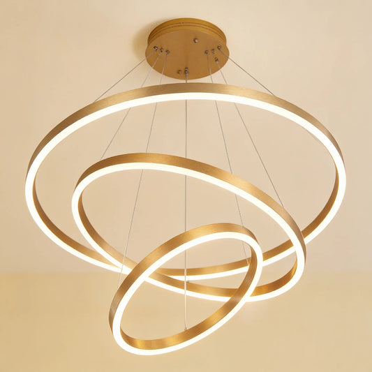 Lustre LED trois anneaux dorés, étagés