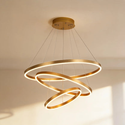 Lustre LED trois anneaux dorés, étagés