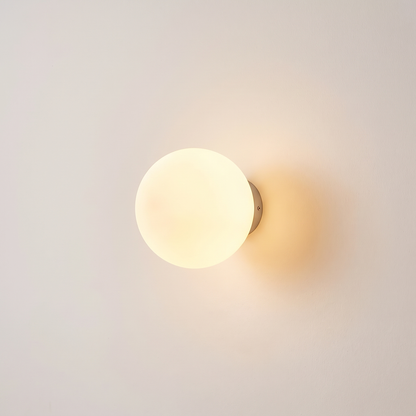 Bulle, applique demi-globe opalin, vue de face