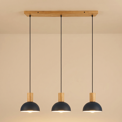 Triplette, suspension trois lumières sur bois, vue de face