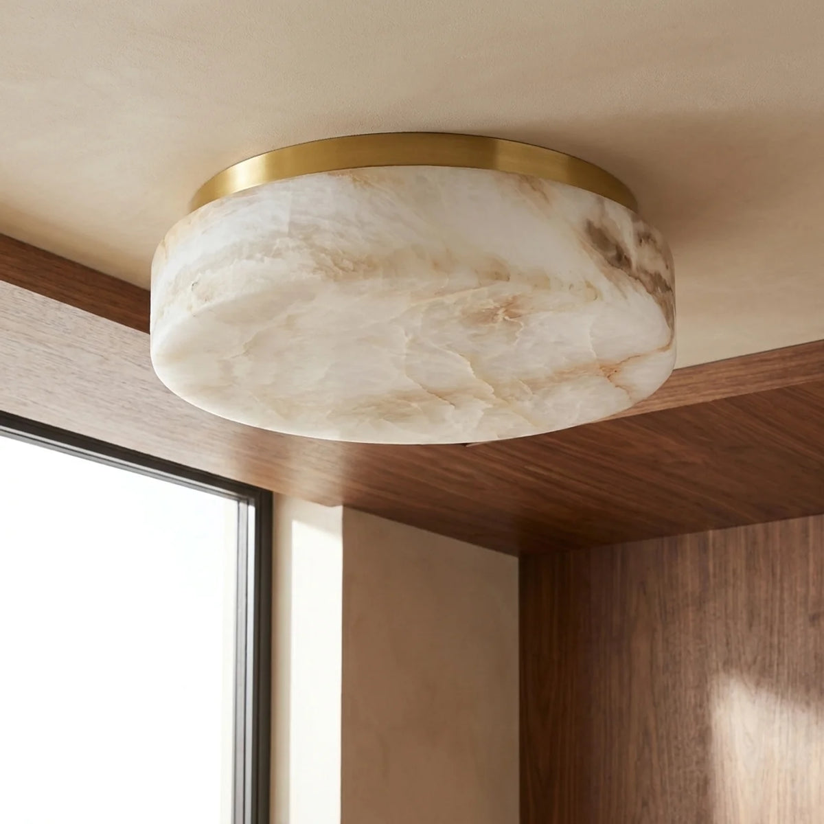 Cumulus, plafonnier LED nuage d'albâtre et laiton